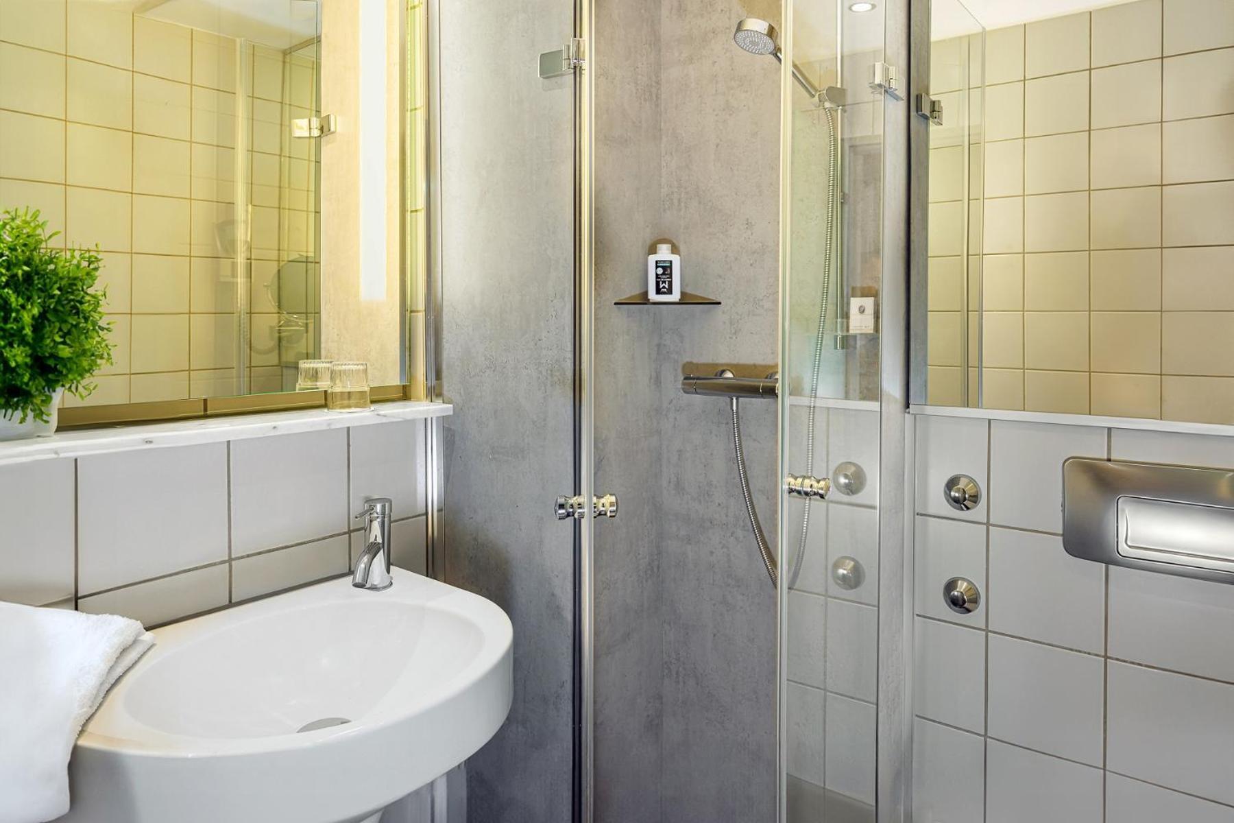 Genohotel Forsbach レスラート エクステリア 写真